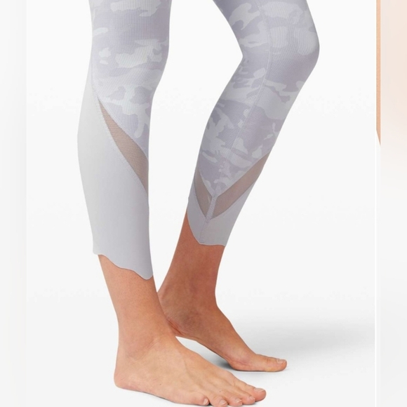 Lululemon Light Gray Wunder Under Cropped High-Rise Leggings W/ Ankle Detail - Picture 4 of 12